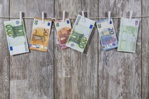 Zaciąganie kredytu, a ubezpieczenie – czy warto w nie inwestować?