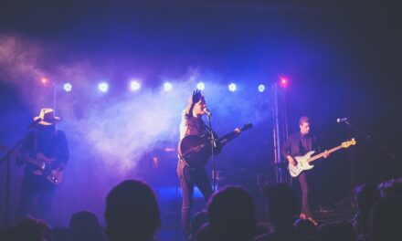 Jak wybrać zespół na event i dopasować oprawę muzyczną do charakteru wydarzenia: repertuar, styl grania i najważniejsze kryteria współpracy